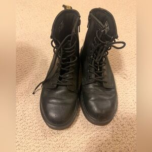 Doc Martens classic boot, size 4 US